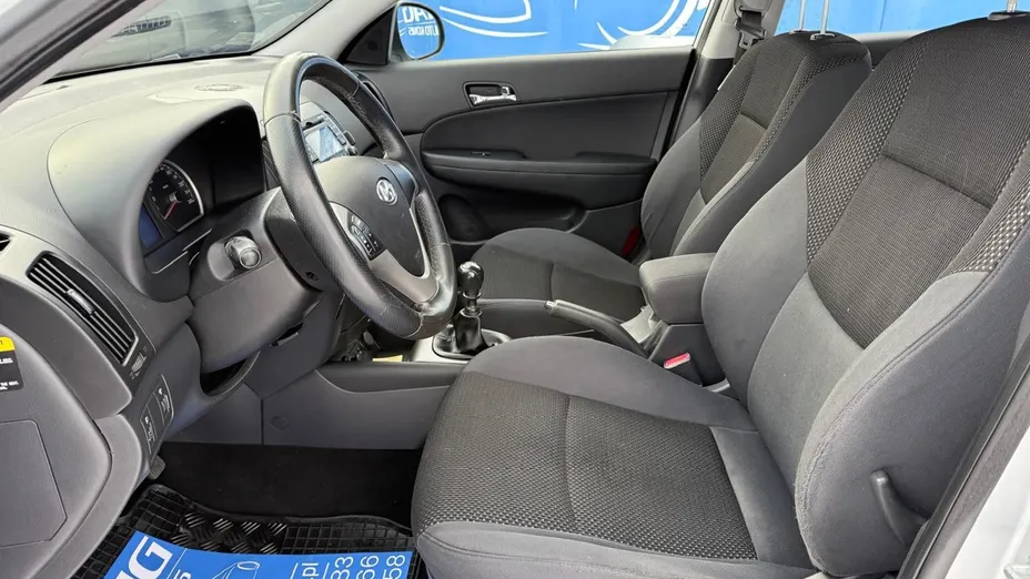 HYUNDAI i30 -