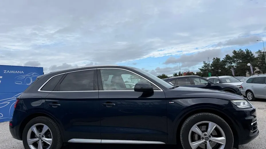 AUDI Q5 -