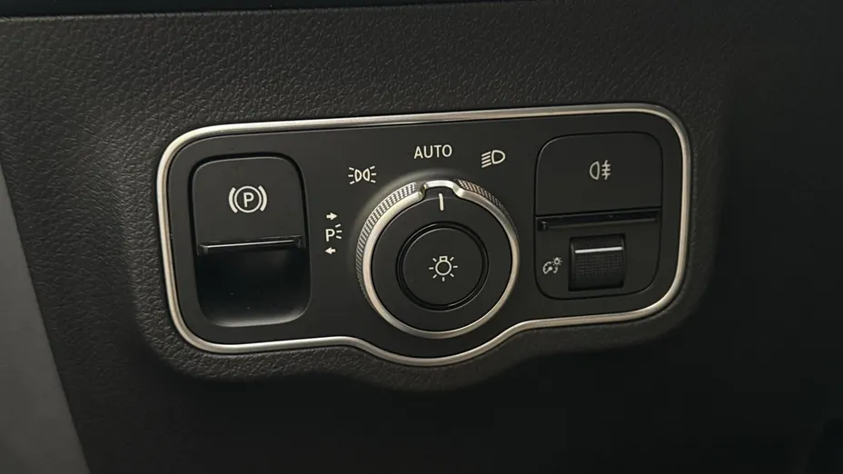 MERCEDES-BENZ GLB GLB 200 mHEV Progressive 7G-DCT