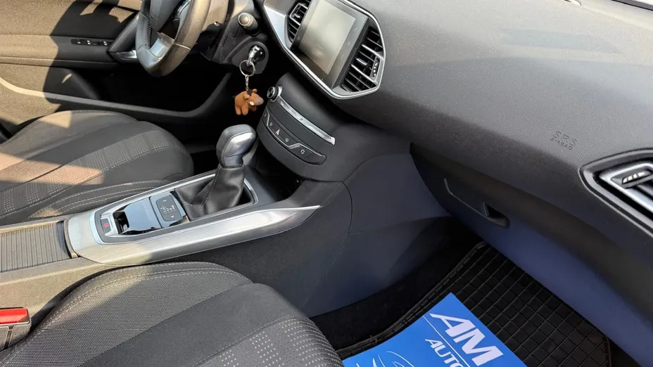 PEUGEOT 308 -
