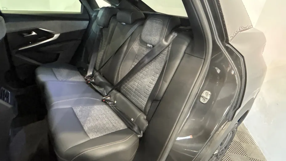 PEUGEOT 3008 -