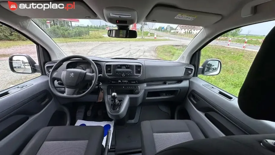 PEUGEOT Traveller -