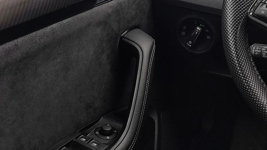 SKODA Superb Superb 2.0 TDI SCR Sportline DSG