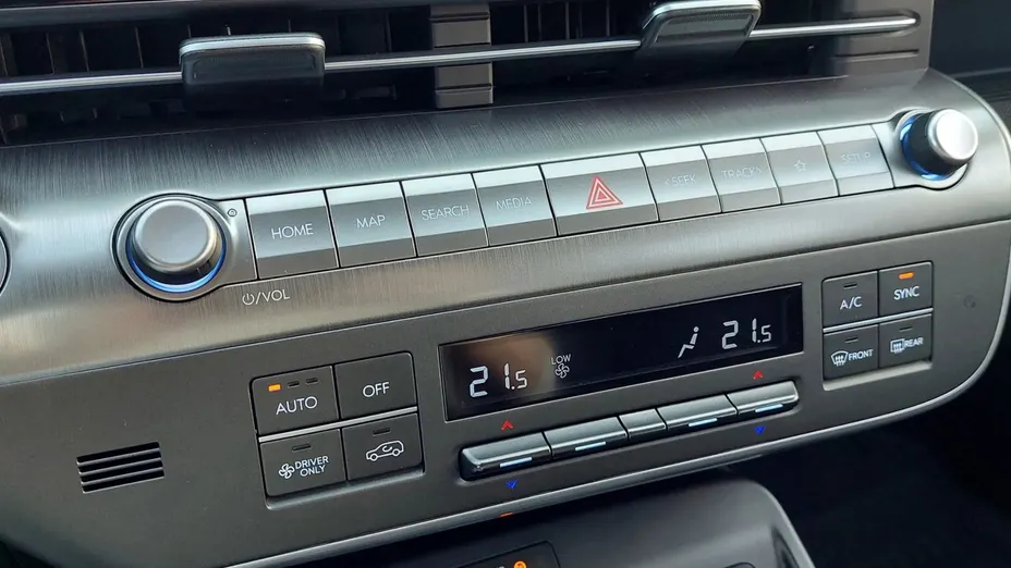 HYUNDAI Kona -