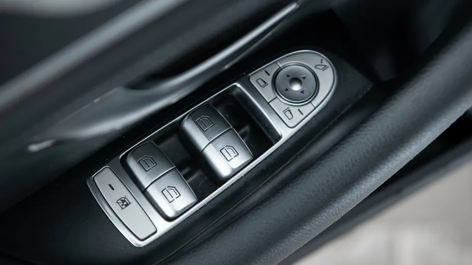 MERCEDES-BENZ E Klasa E 300 de Exclusive