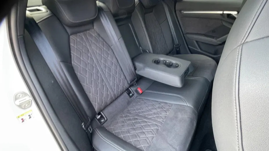 AUDI S3 Limousine -