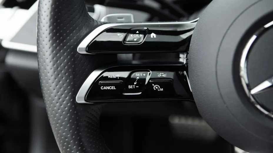 MERCEDES-BENZ E Klasa E 220 d mHEV 4-Matic AMG 9G-Tronic
