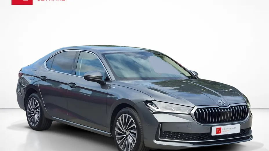 SKODA Superb -
