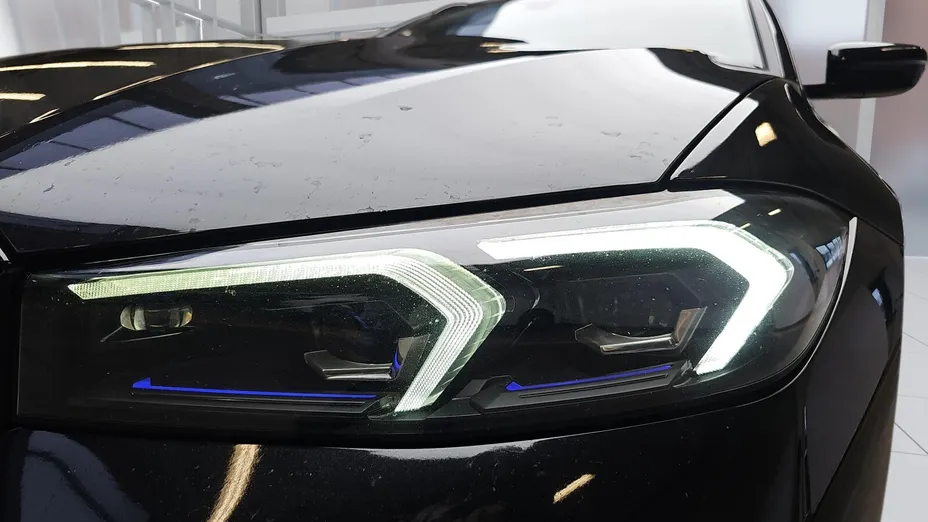 BMW Seria 3 330i aut