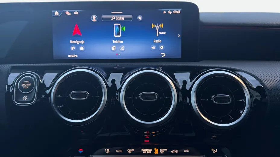 MERCEDES-BENZ A Klasa A 220 4-Matic AMG Line 8G-DCT