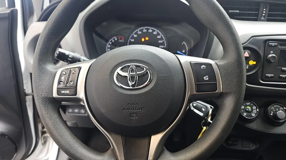 TOYOTA Yaris Yaris 1.0 Active