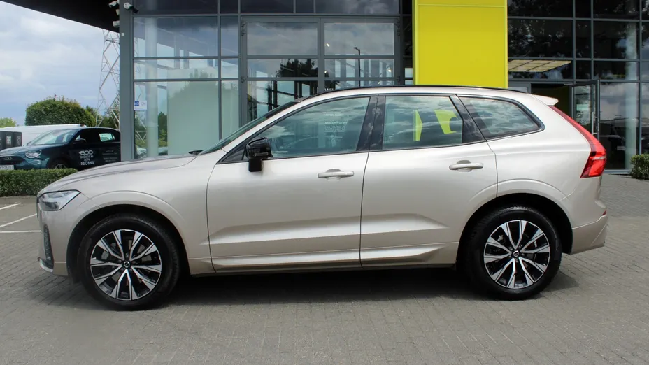 VOLVO XC60 XC60 B4 D AWD Plus Dark aut