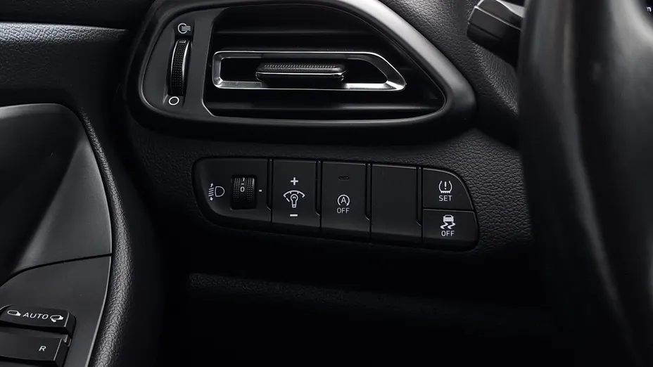 HYUNDAI i30 i30 1.0 T-GDI Smart DCT