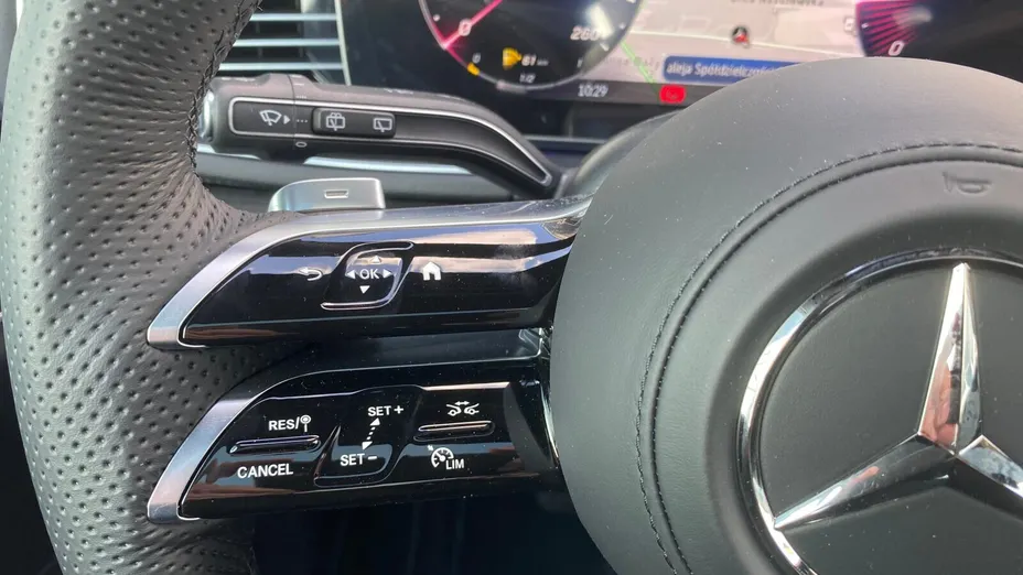 MERCEDES-BENZ GLS -