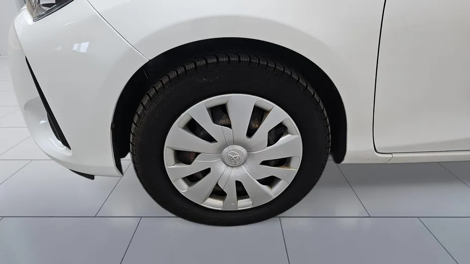 TOYOTA Yaris Yaris 1.5 Active