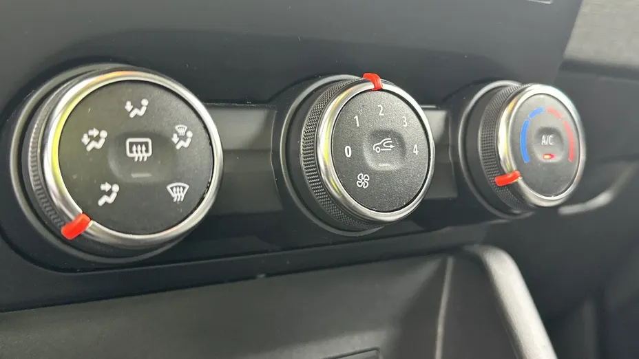 RENAULT Clio -