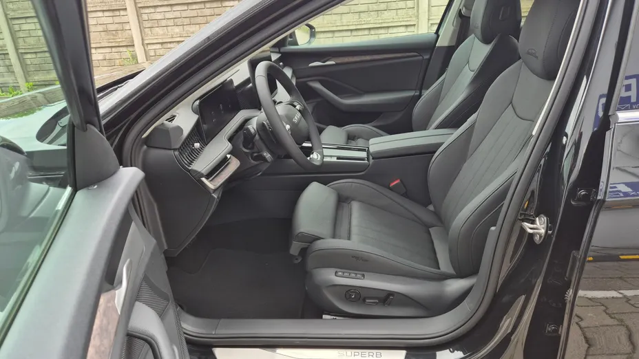 SKODA Superb Superb 2.0 TDI SCR 4x4 L&K DSG Nowy