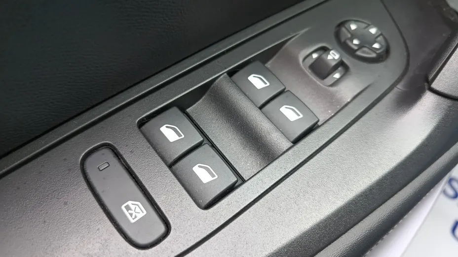 PEUGEOT 2008 2008 PureTech 130 Allure S&S EAT8