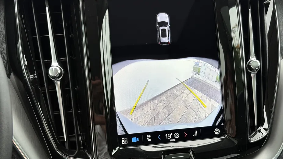 VOLVO XC60 XC60 T6 Plug-In Hybrid AWD Core aut