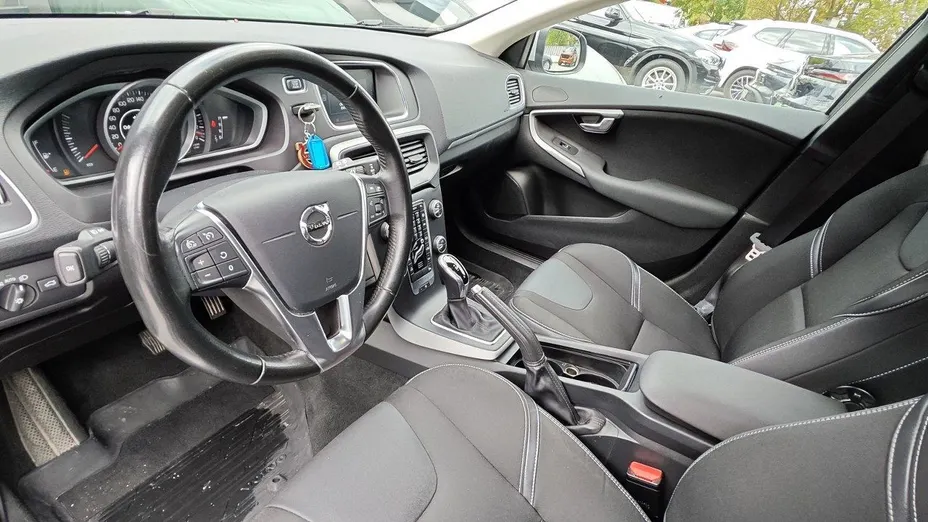 VOLVO V40 V40 D3 Drive-E SCR Momentum aut