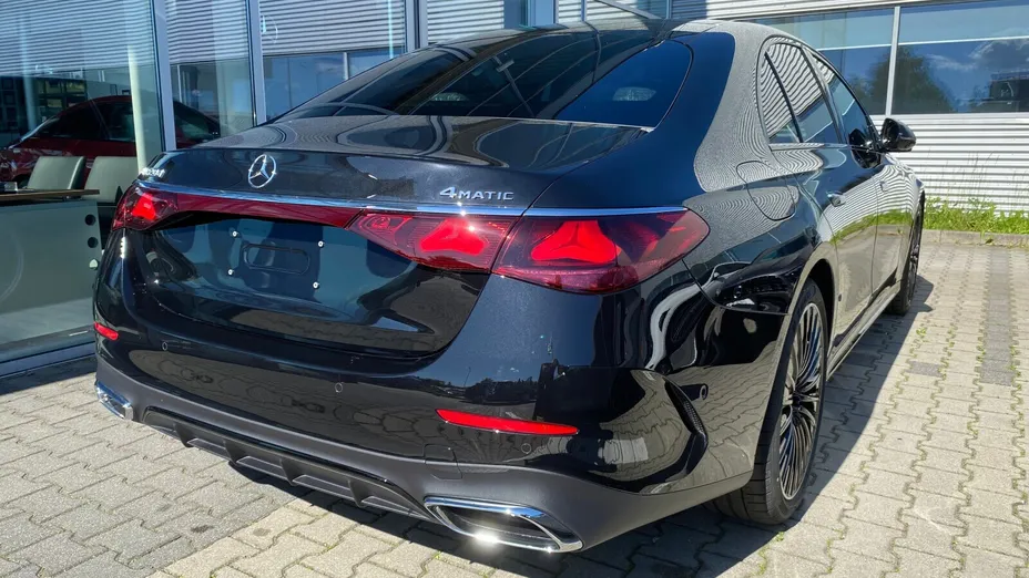 MERCEDES-BENZ E Klasa E 220 d mHEV 4-Matic AMG 9G-Tronic