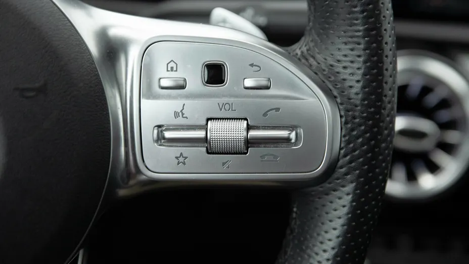 MERCEDES-BENZ CLA CLA 200 AMG Line 7G-DCT