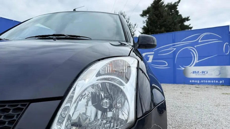 SUZUKI Swift -