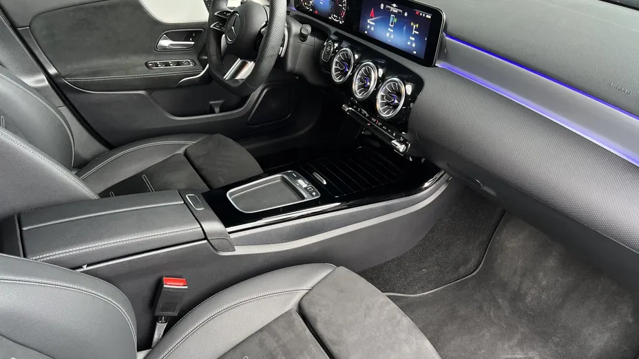 MERCEDES-BENZ A Klasa A 250 e PHEV AMG Line 8G-DCT