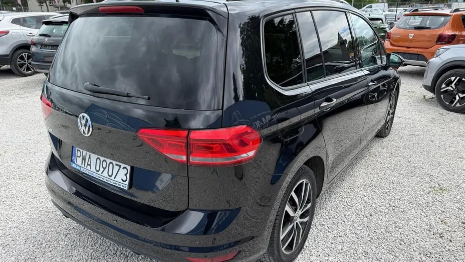 VOLKSWAGEN Touran -