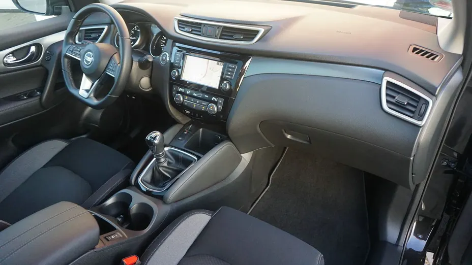 NISSAN Qashqai Qashqai 1.3 DIG-T N-Connecta
