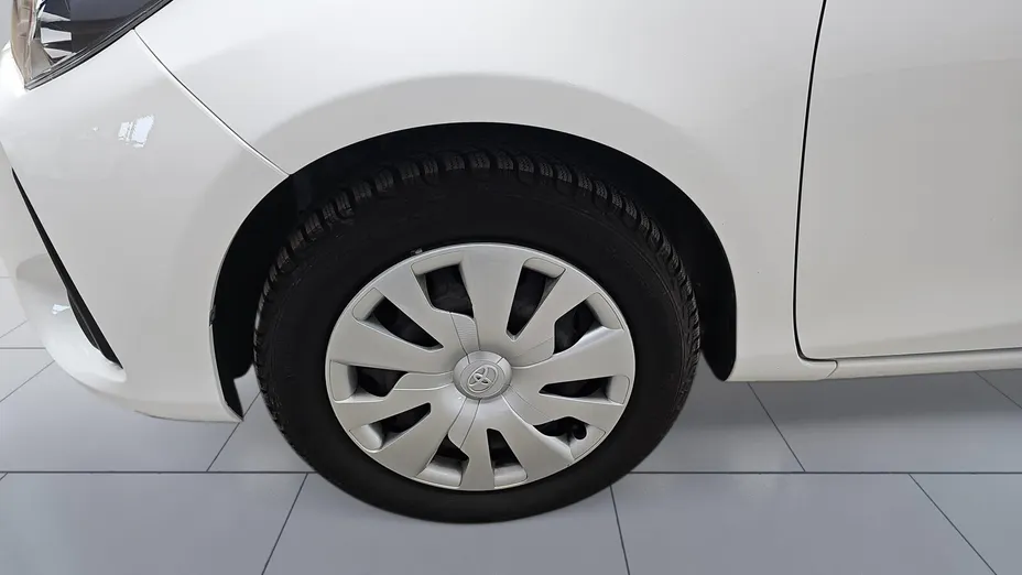 TOYOTA Yaris Yaris 1.5 Active