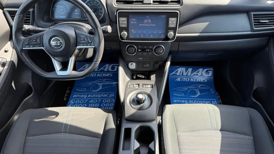 NISSAN Leaf -