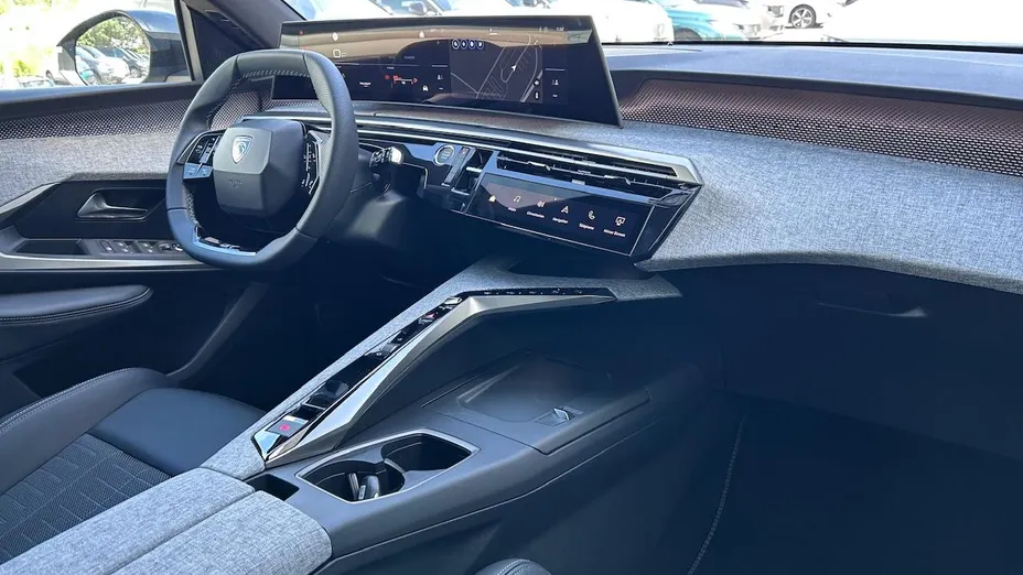 PEUGEOT 5008 -