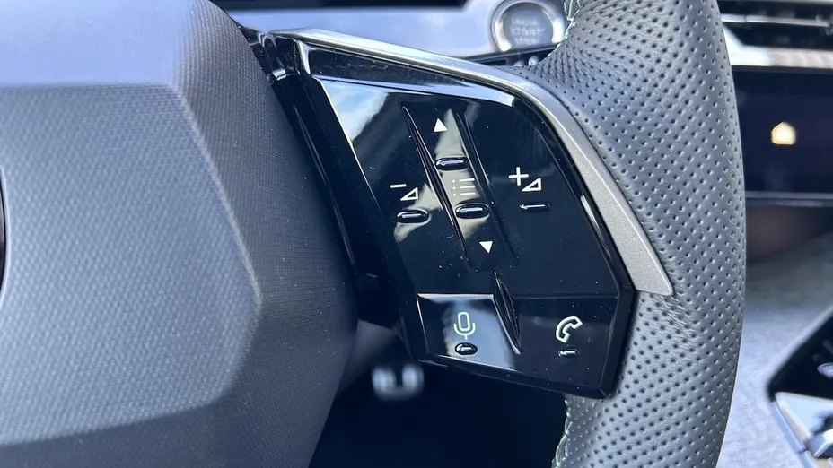 PEUGEOT 5008 -