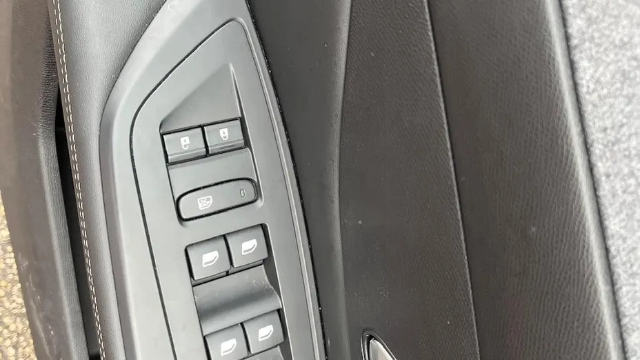 PEUGEOT 308 -