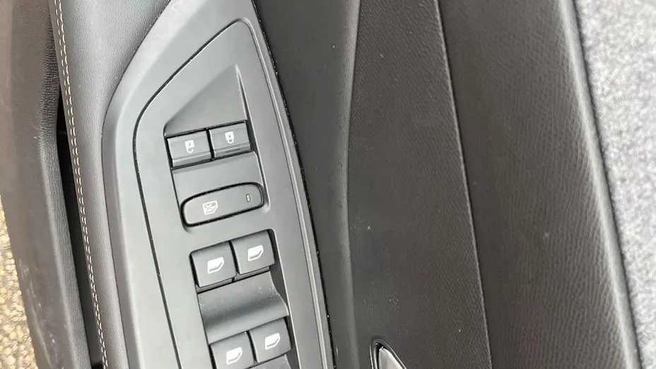 PEUGEOT 308 -