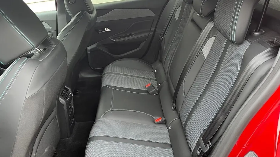 PEUGEOT 308 -
