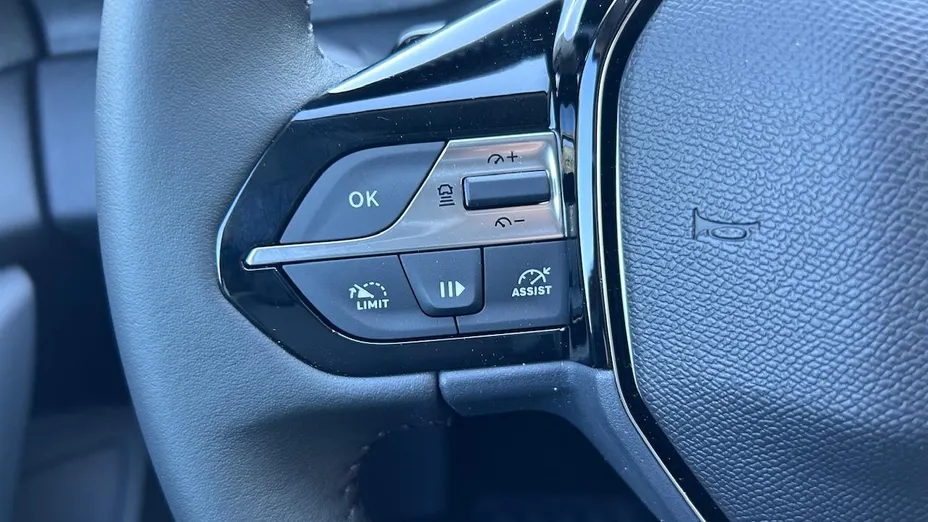 PEUGEOT 308 -