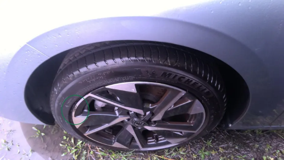 PEUGEOT 308 -