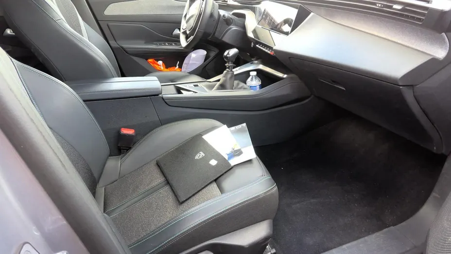 PEUGEOT 308 -