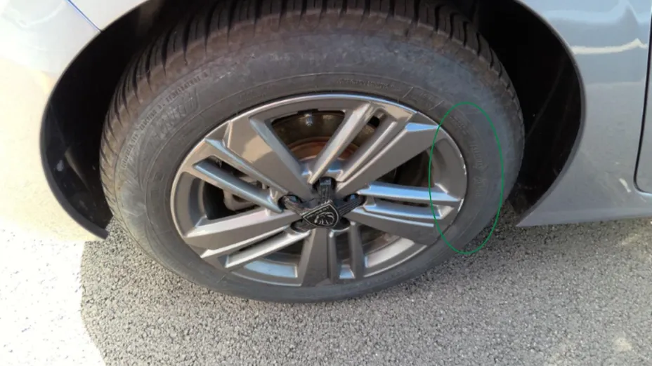 PEUGEOT 308 -