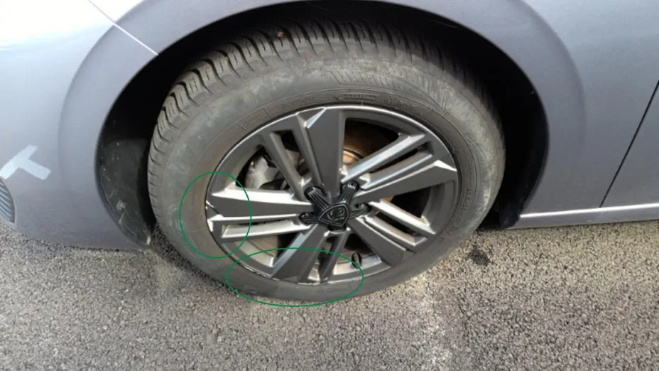 PEUGEOT 308 -