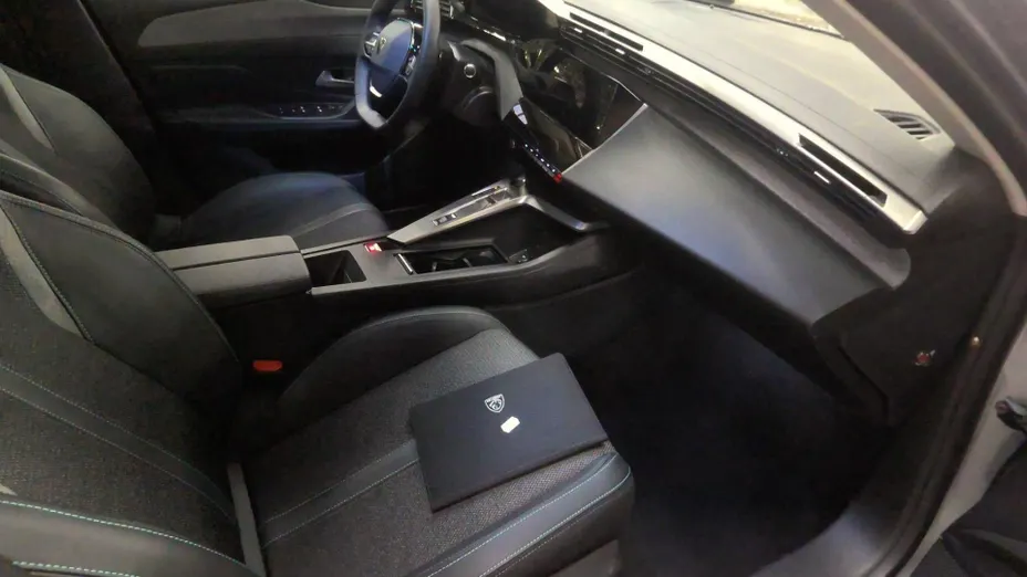 PEUGEOT 308 -