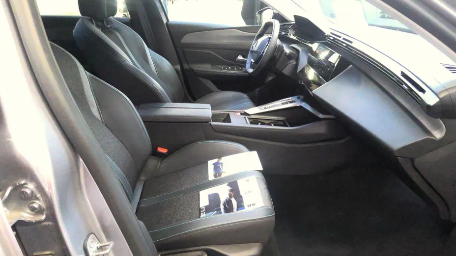 PEUGEOT 308 -