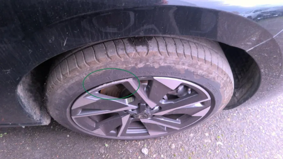 PEUGEOT 308 -