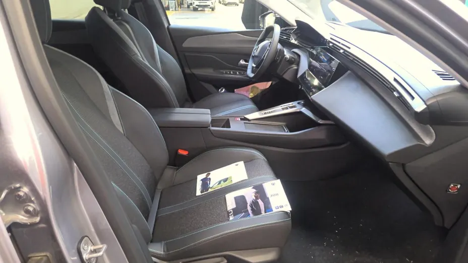 PEUGEOT 308 -