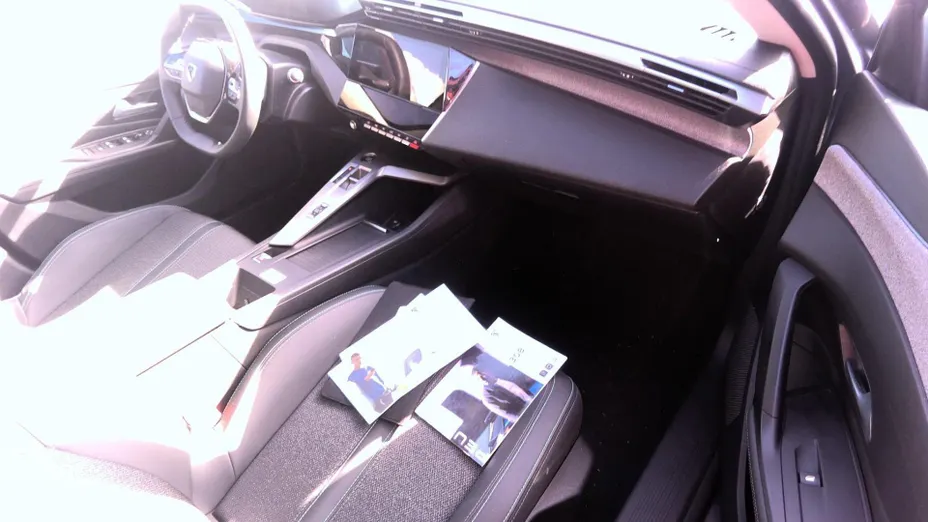 PEUGEOT 308 -