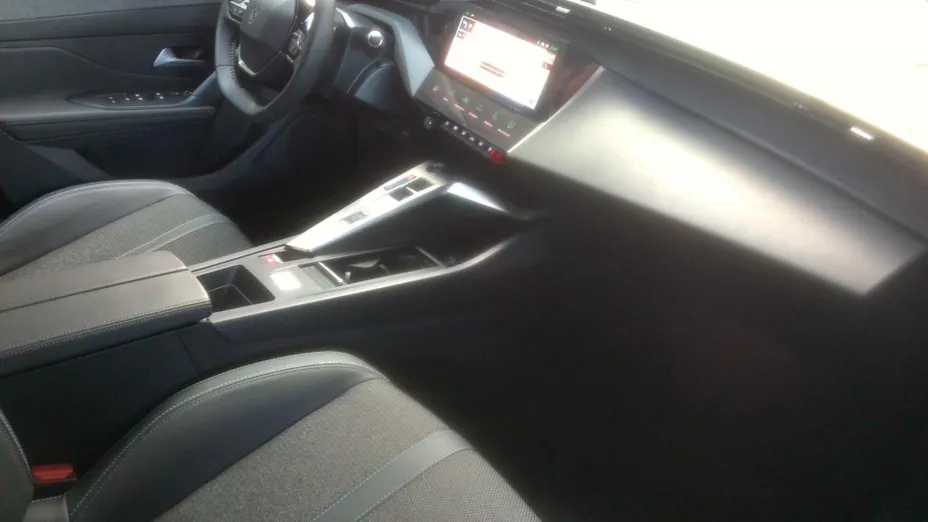 PEUGEOT 308 -