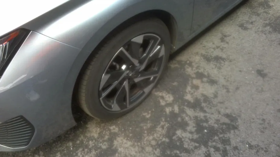PEUGEOT 308 -