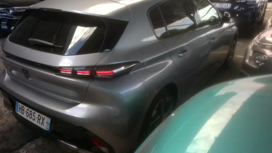 PEUGEOT 308 -